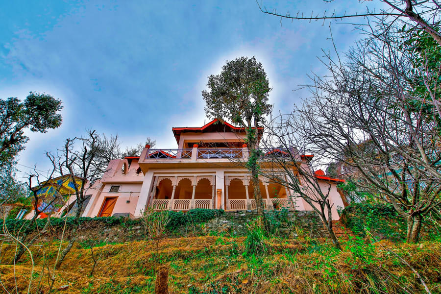 An arthouse amidst the scenic valleys of Ramgarh Image