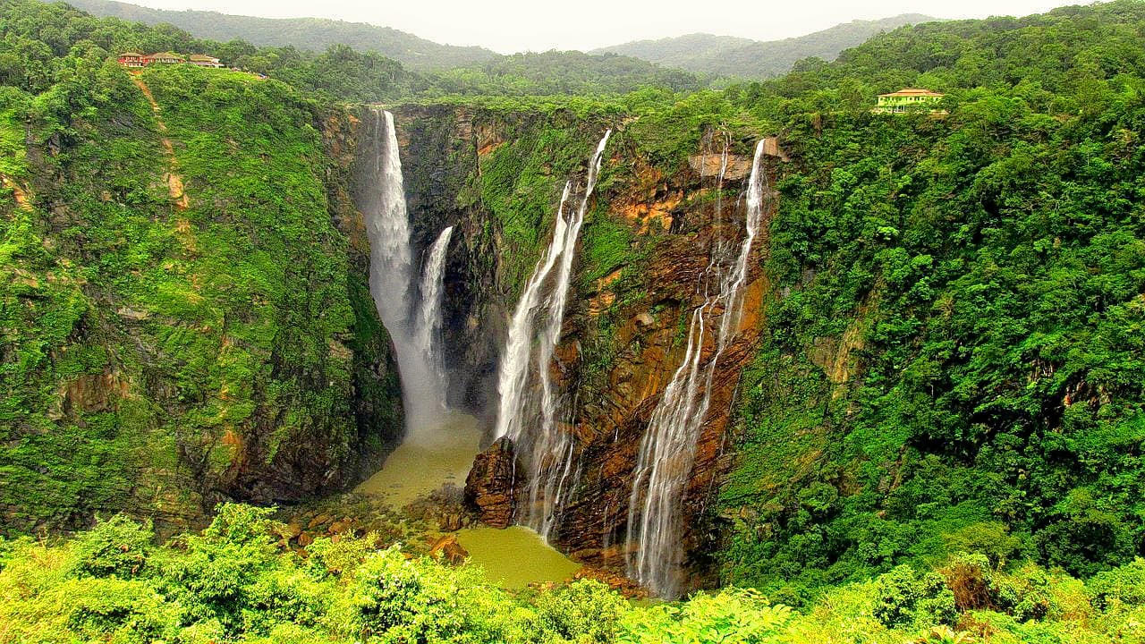 Dhobi Waterfall Overview