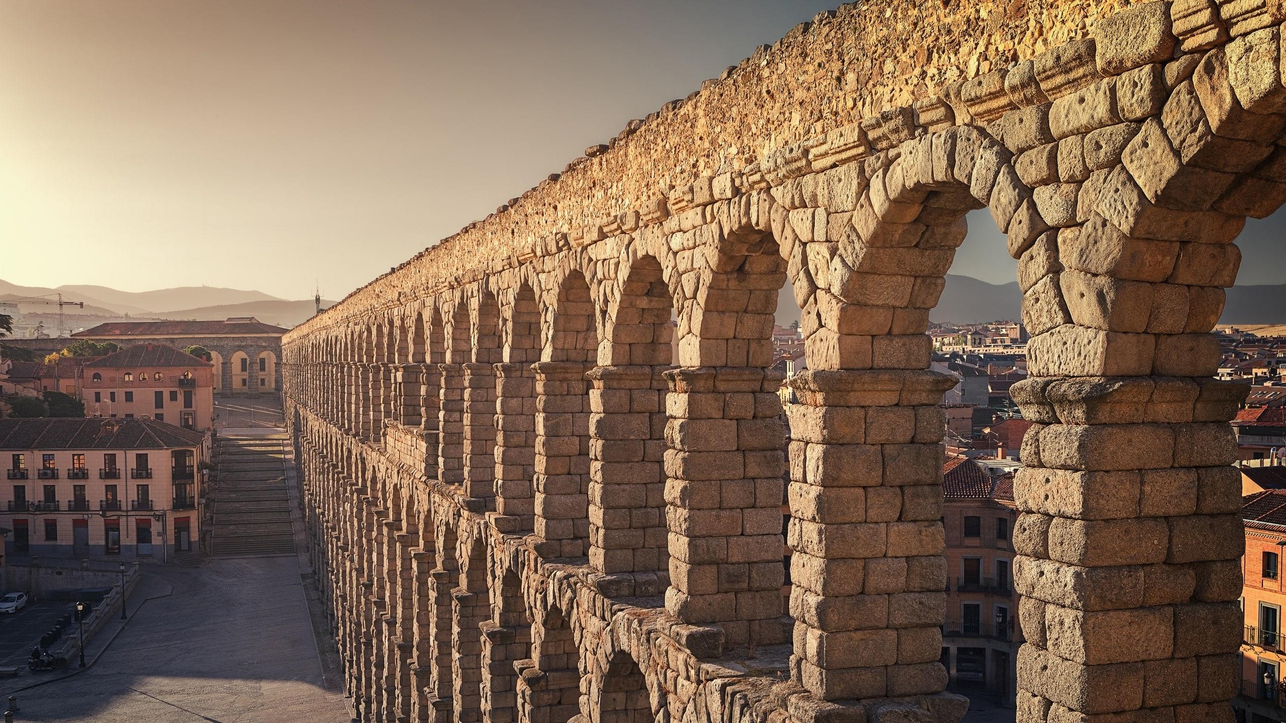 Roman Aqueduct of Segovia Overview