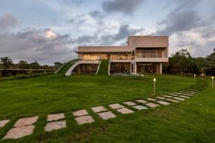 Aerial view with entrance of the villa