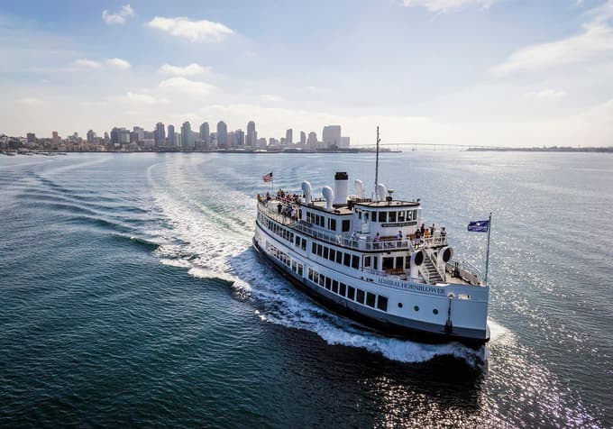Have great cruise on the waters of San Diego