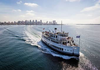 Have great cruise on the waters of San Diego