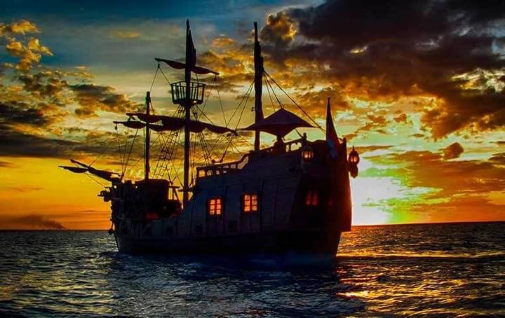 pirateboat.jpg