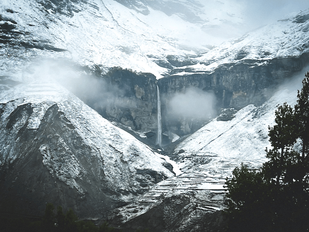 Sissu Waterfall, <em>Himachal Pradesh</em>