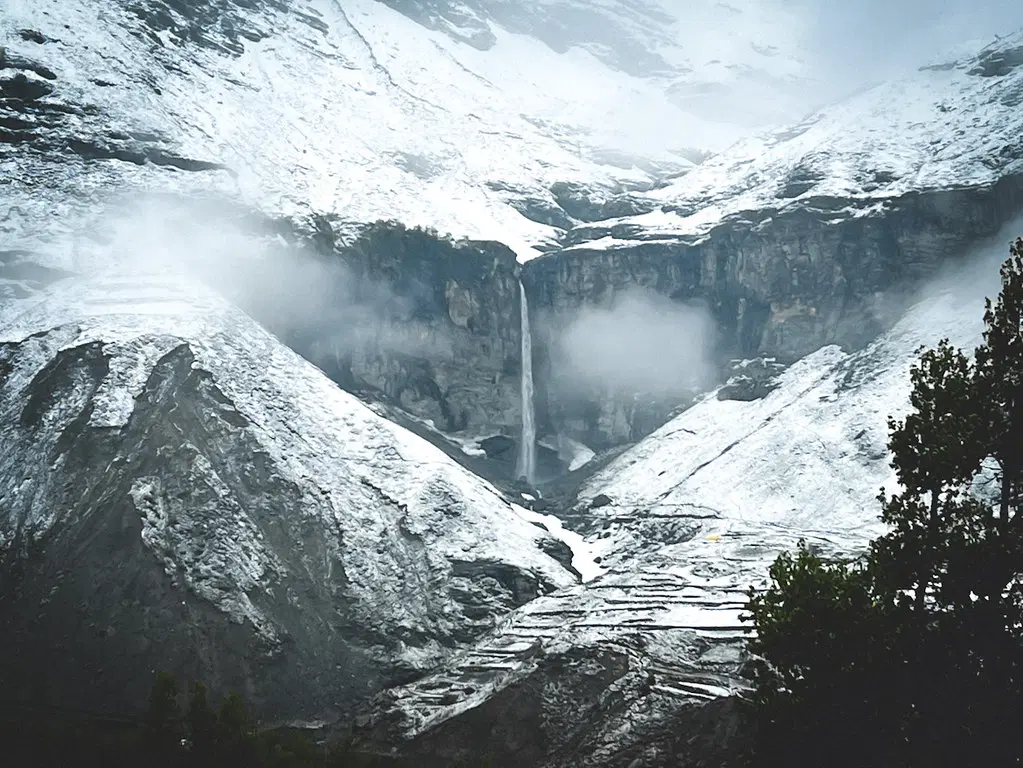 Sissu Waterfall