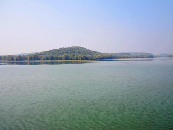 Deras Dam