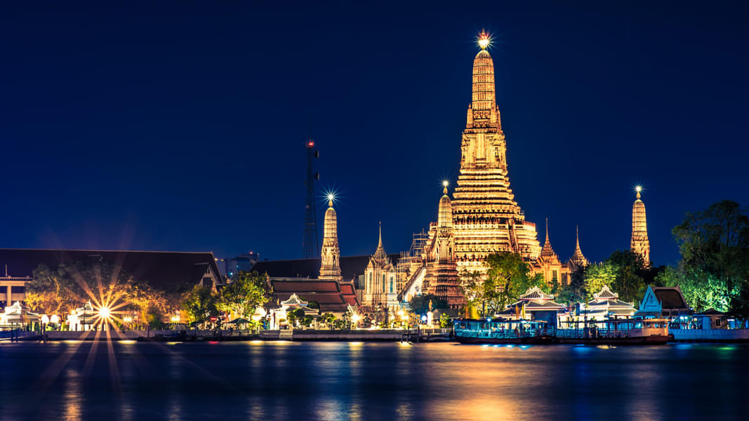 Stay surrounded by the beauty of Bangkok