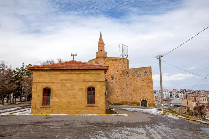Nigde Castle