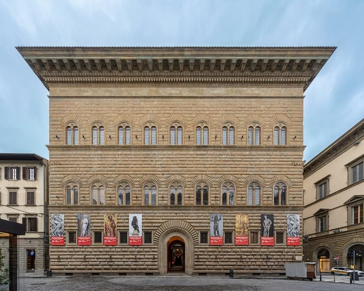 Visit Strozzi Palace at your visit to Florence