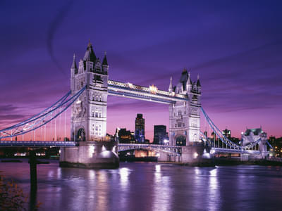 Get mesmerised by the beauty of the Tower Bridge in the evening 