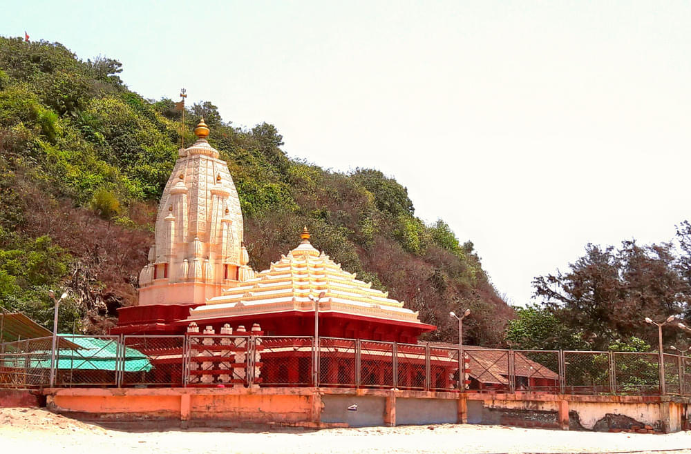 Swayambhu Ganpati Temple Overview