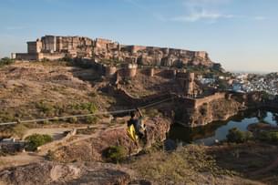 Glide above the lakes and get unparalleled views of Mehrangarh Fort
