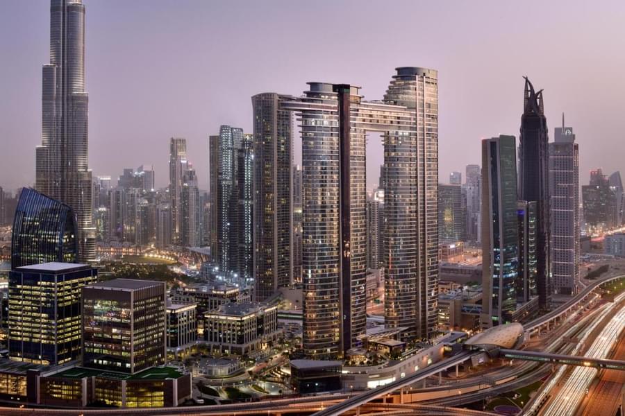 Take in the city's breathtaking sights from Dubai's amazing Sky Views