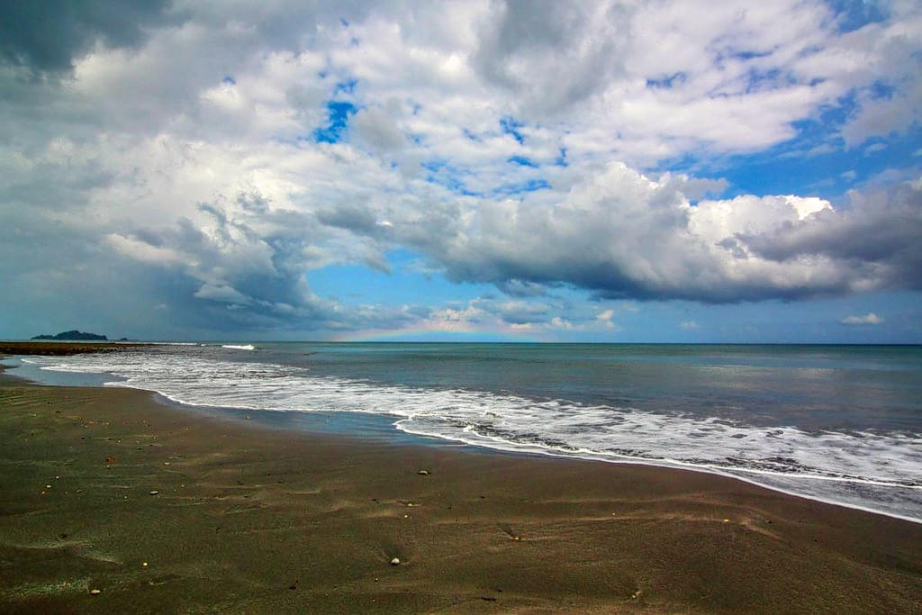 Lamiya Bay Beach