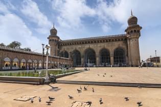 L5yx249rv6k322txurdu7owewmk2 1525691054 mecca masjid%20(1)