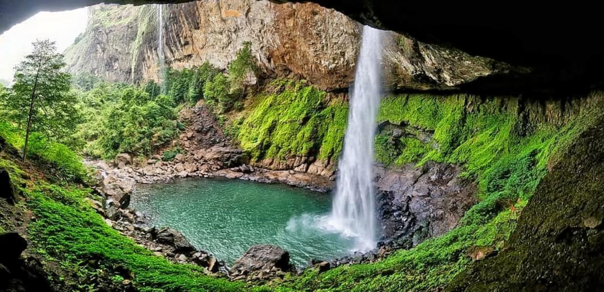 Devkund Waterfall Trek Image
