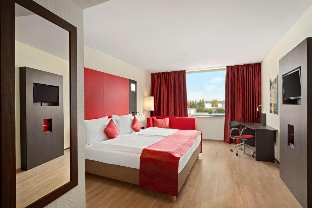 Ramada Encore By Wyndham Geneva
