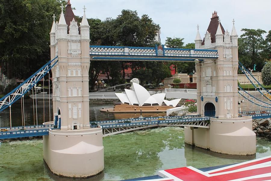 Discover more places in the Mini Europe zone