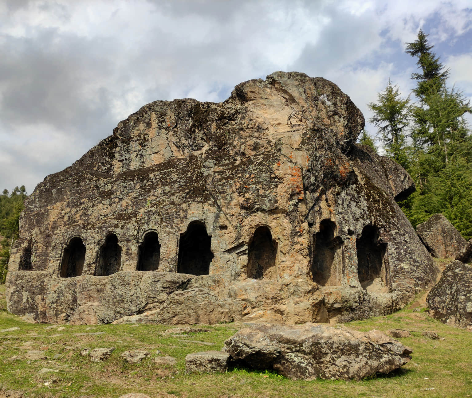 Hike to Satbaran Rock
