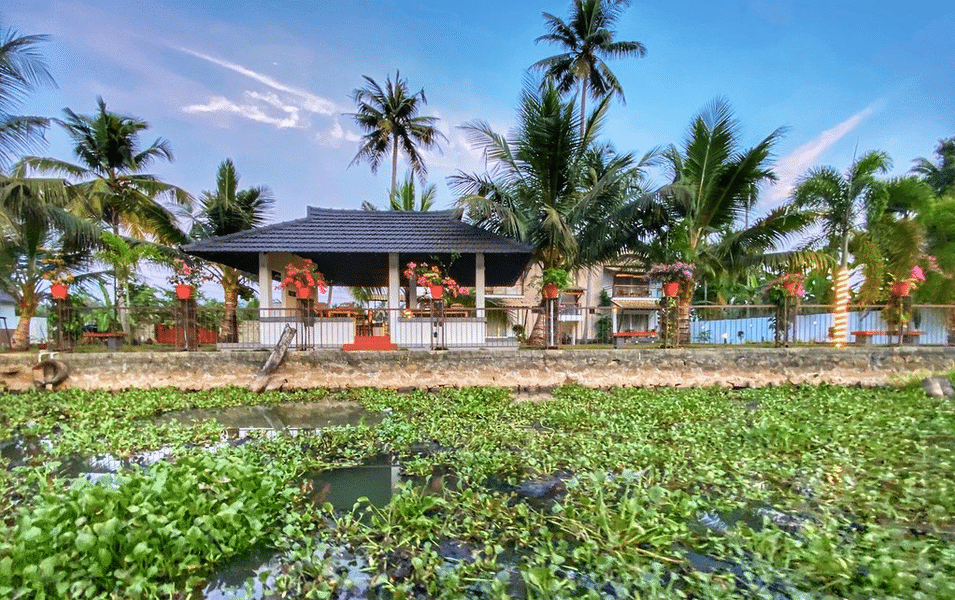 A Serene Homestay with Backwater Views in Kumarakom Image