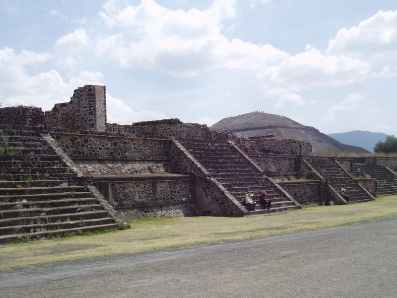 Teotihuacan Pyramids.jpg