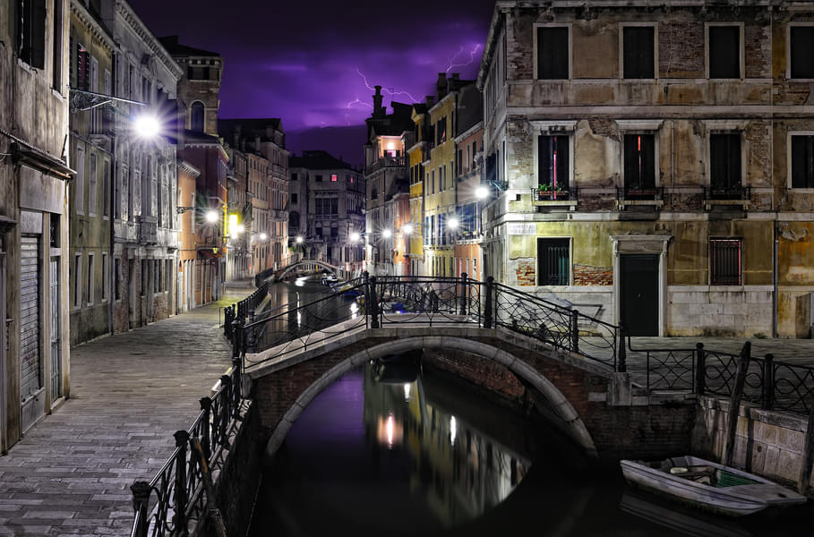 Find the hidden gems in the shadow of street lights, Venice