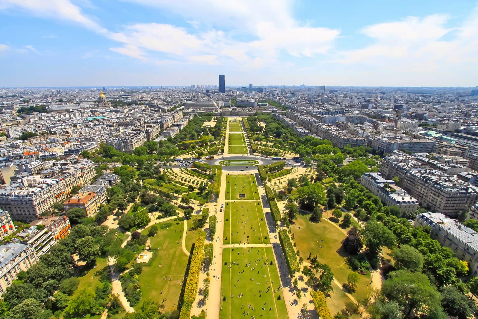 Champs De Mars, <em>Paris</em>
