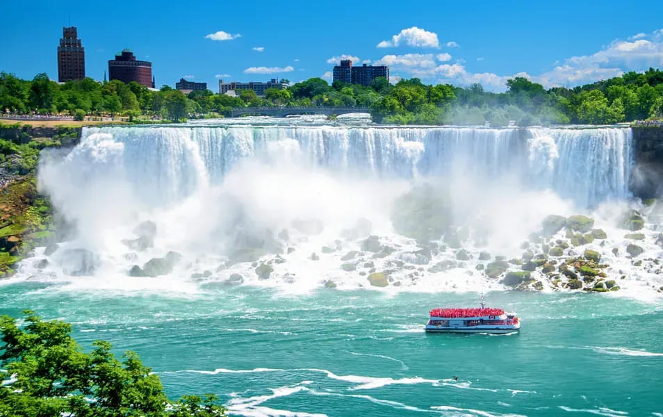 Niagara Falls, Canada: Sightseeing Tour with Boat Ride
