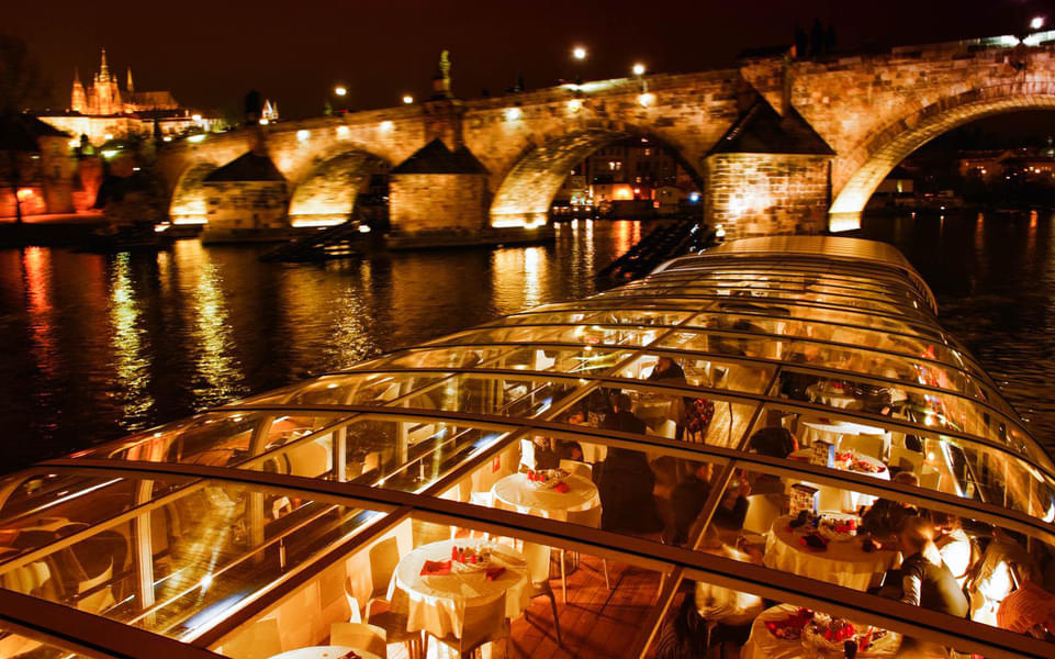 Admire the beautiful lightings of the dinner cruise