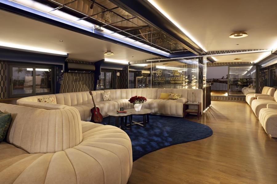 Luxury Houseboat in Alleppey Image