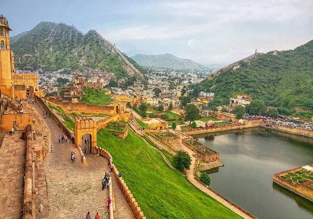 Soak in Panoramic City Views from the Fort
