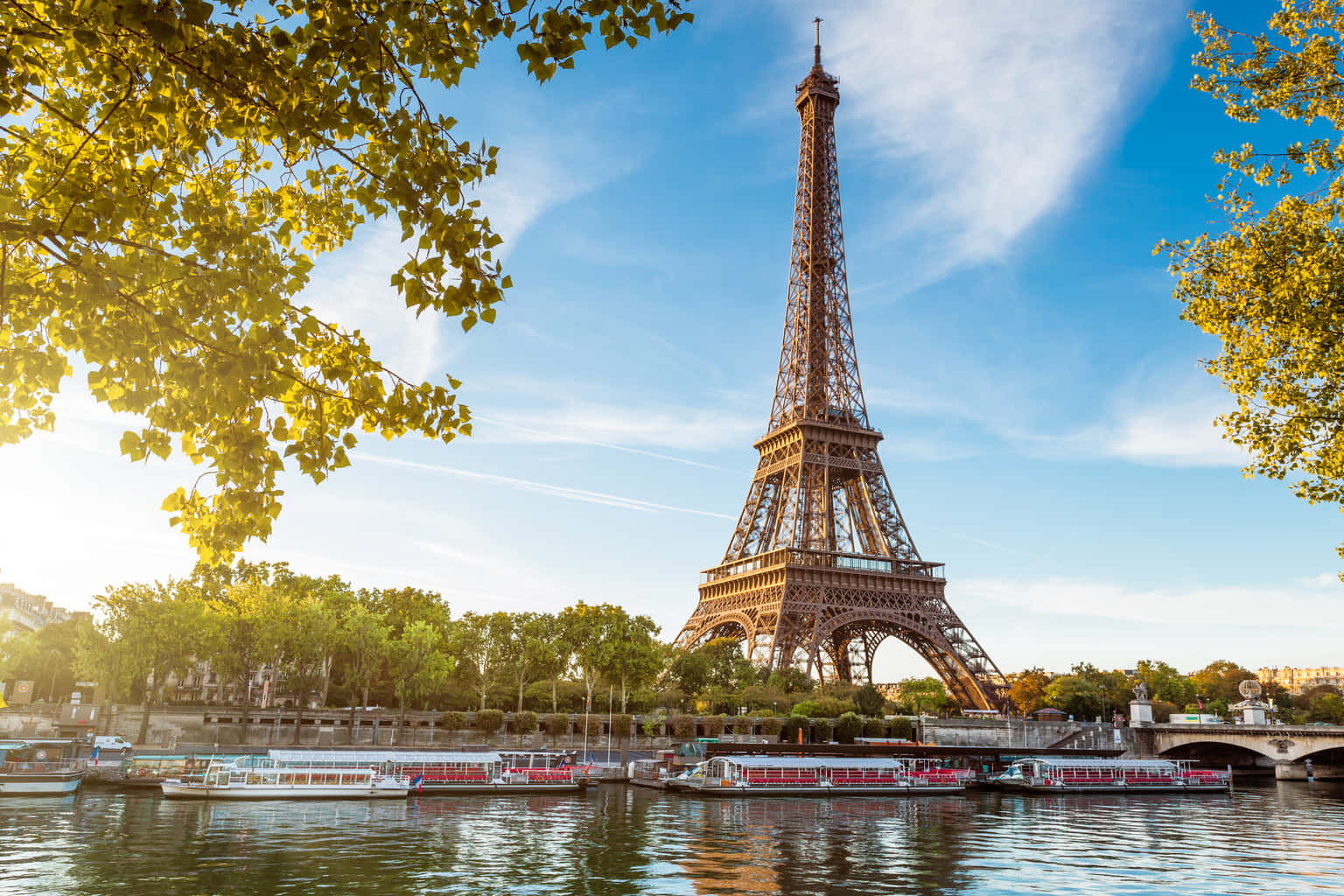 Amsterdam, Paris & Lucerne Tour with FREE Paris Pass