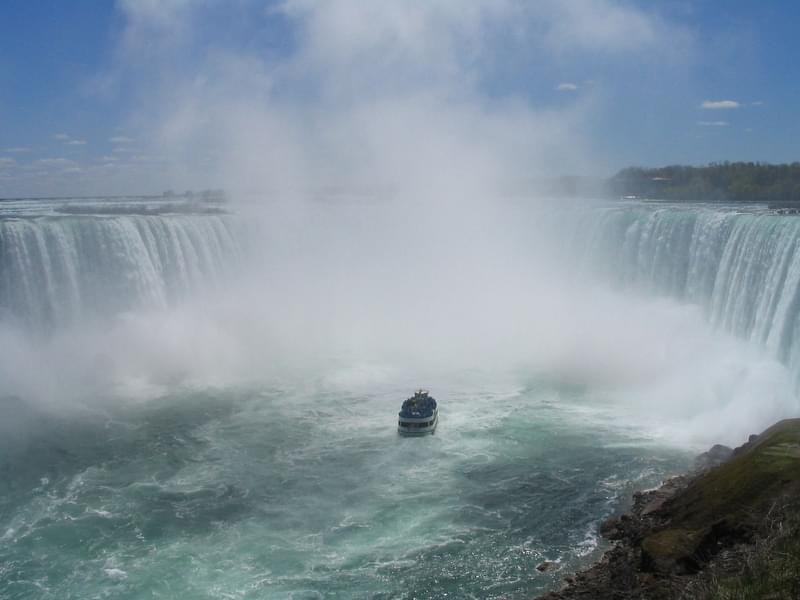Niagara Falls Day Tour with Boat Cruise From Toronto