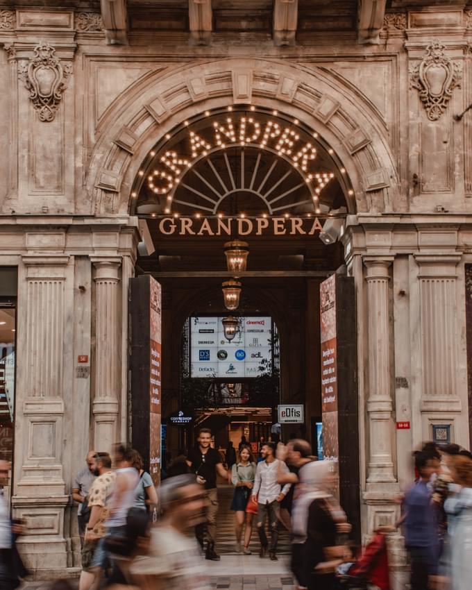 Visit Iconic Paris Opera Building