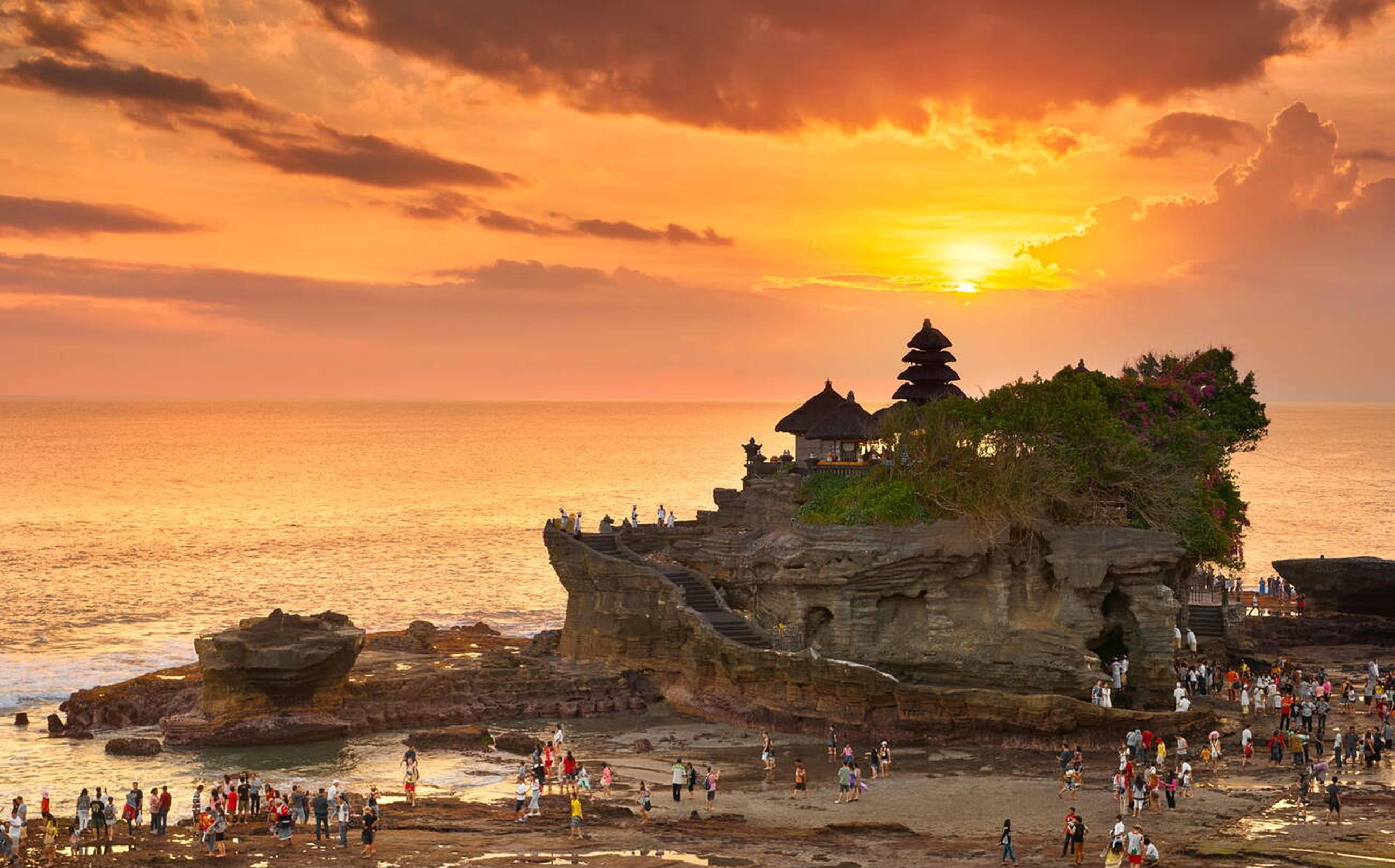 Beautiful sunset from Tanah Lot Temple