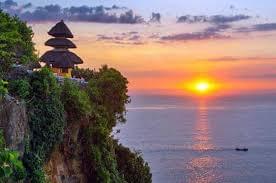 A Memorable Visit to Uluwatu Temple and Jimbaran Sunset Dinner in Bali