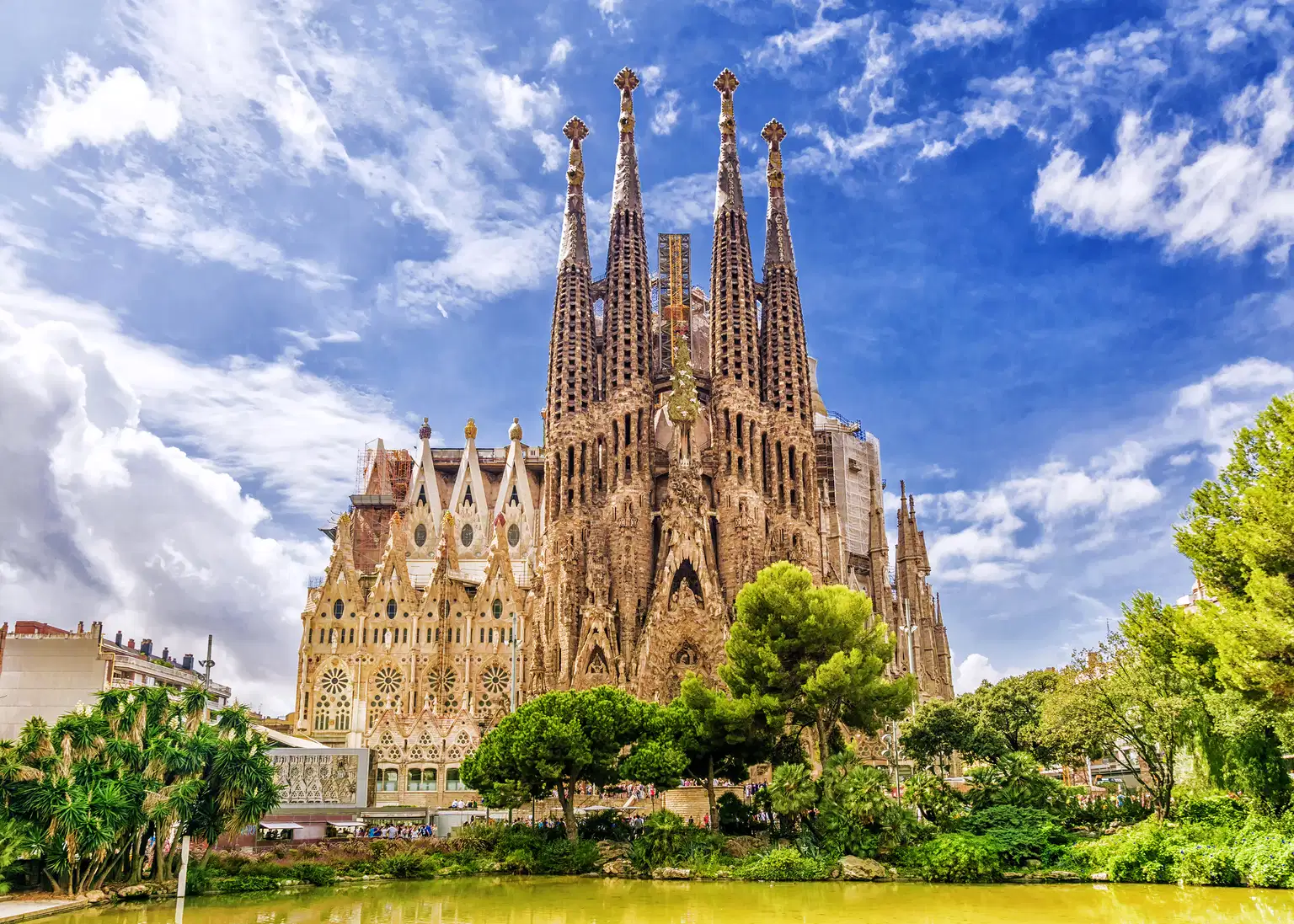 Sagrada Familia Entry Tickets | Last-minute Entrance Tickets Available