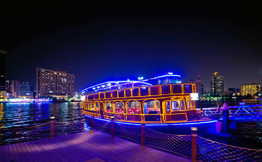 Have a fun night on this sparkling Cruise in the Marina Canal