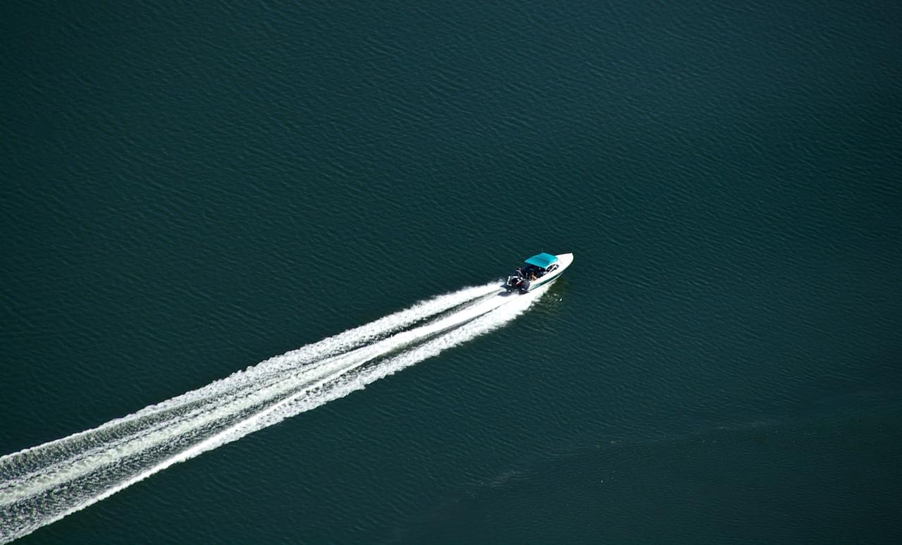 speedboat
