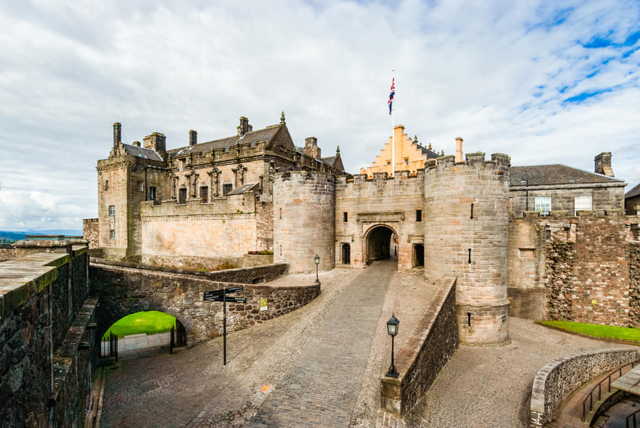 Loch Lomond, Stirling Castle & Kelpies Tour from Edinburgh Image