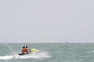 Go for a jet ski boat ride in Mumbai