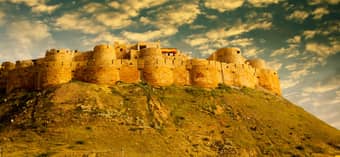 Marvel at the limestone structure of Jaisalmer Fort