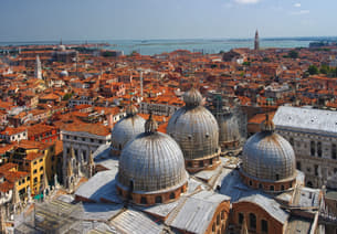 Mkl9mwe6519j0alacdfe8voyq8bd shutterstock 447880360