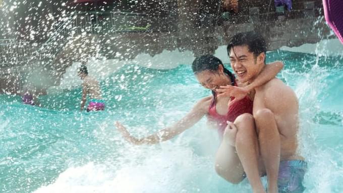 Adventure-Cove-Waterpark-Blu-Water-Bay-750x422.jpg