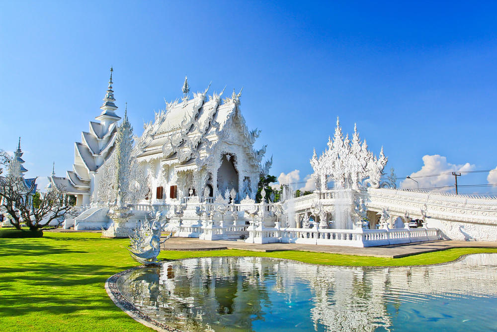 Wat Rong Khun   The White Temple Overview