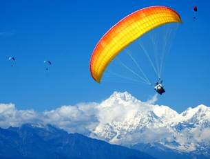 Enjoy paragliding in Gangtok