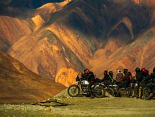 Ladakh Bike Adventure with Umling La Visit