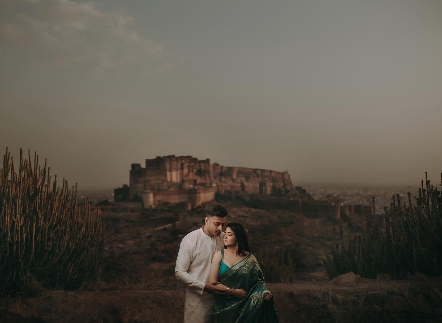 Capture your love story against the romantic backdrop of Jodhpur's iconic Mehrangarh Fort