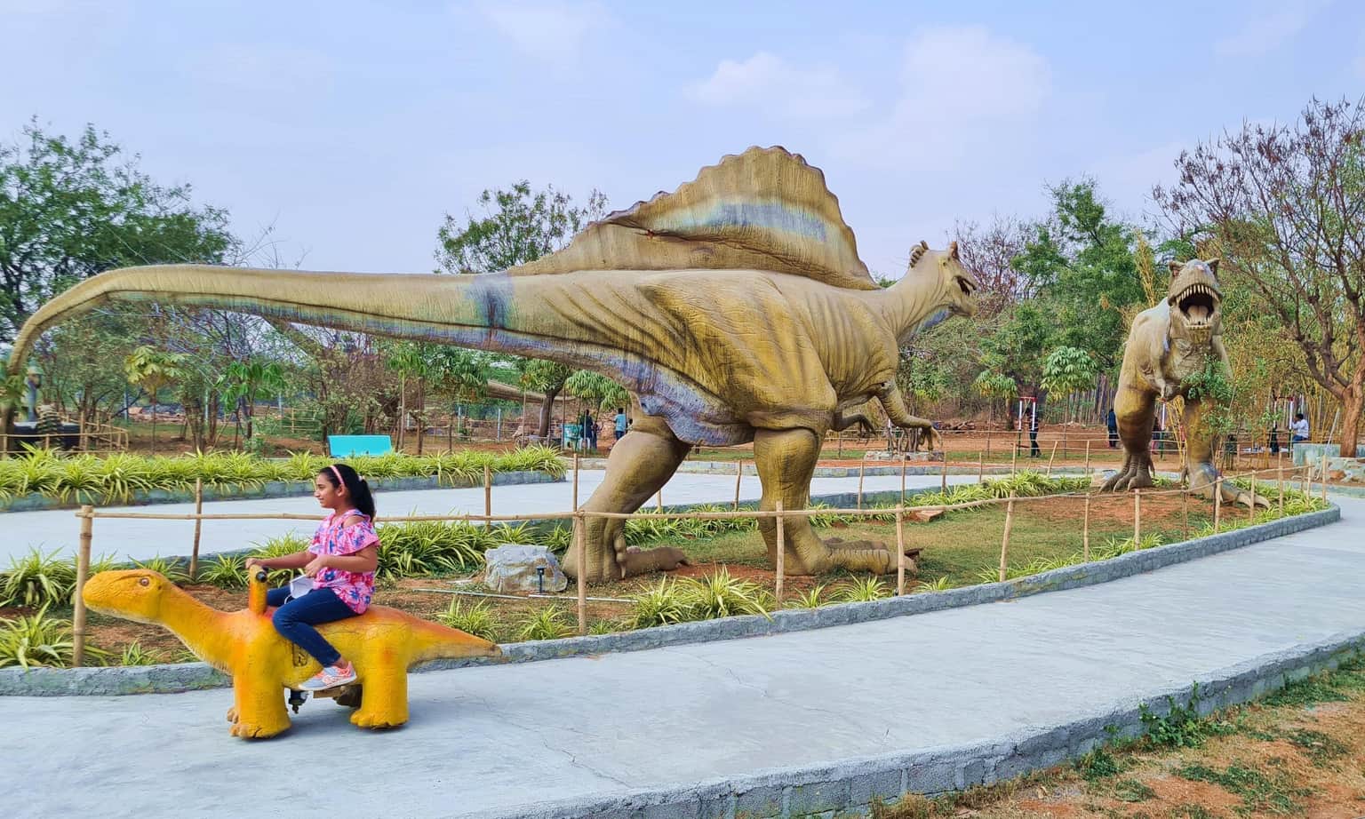 Enjoy Fossil Digging & Dinosaur-Themed Rides