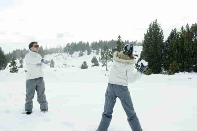 Couple enjoying in Kashmir